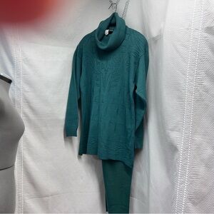 Linda. Lundstorm of Canada 2pc sweater & pants Large top, Medium‎ pants Green